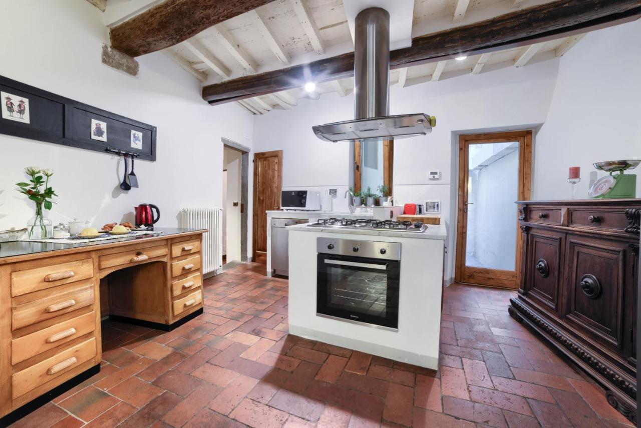 Apartment Lacosta Near Ponte Vecchio ฟลอเรนซ์ ภายนอก รูปภาพ